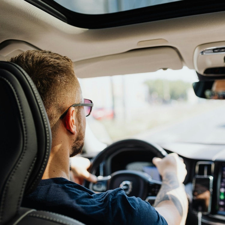 Quand faire rapatrier sa voiture ? Guide Tiips Transport